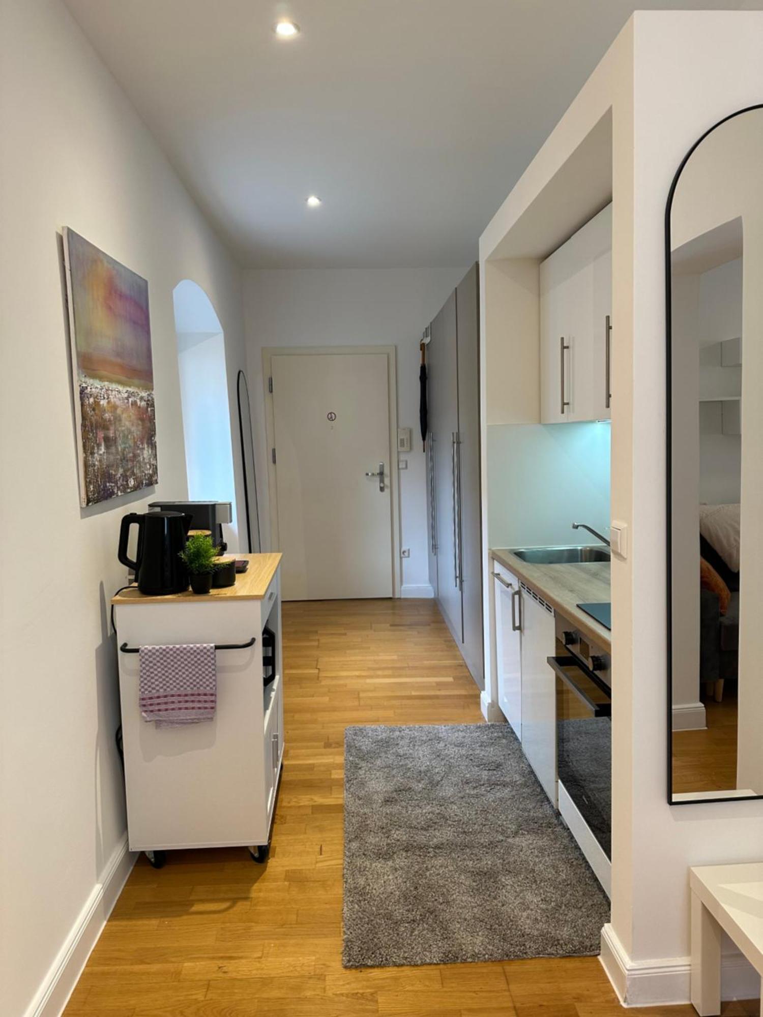 Bella Casa - Business&Family, 100M Zum Konzerteingang Schloss, Parkplatz, Smarttv, Netflix, Waschmaschine, 24H Checkin, 36Qm, Ap 12 Ludwigsburg Eksteriør billede