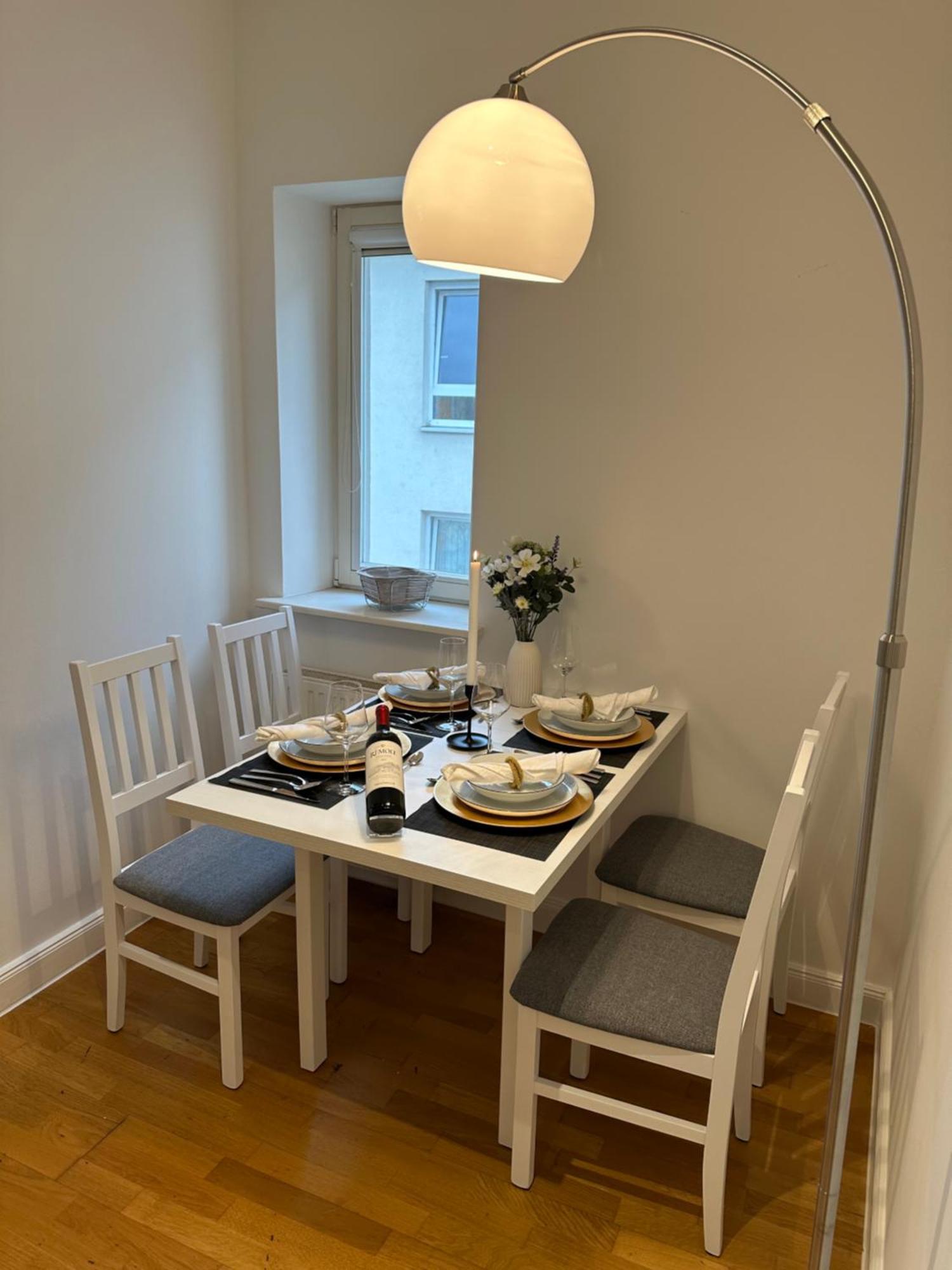 Bella Casa - Business&Family, 100M Zum Konzerteingang Schloss, Parkplatz, Smarttv, Netflix, Waschmaschine, 24H Checkin, 36Qm, Ap 12 Ludwigsburg Eksteriør billede