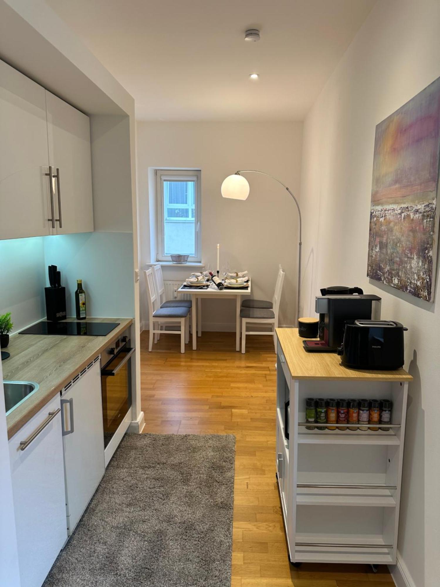 Bella Casa - Business&Family, 100M Zum Konzerteingang Schloss, Parkplatz, Smarttv, Netflix, Waschmaschine, 24H Checkin, 36Qm, Ap 12 Ludwigsburg Eksteriør billede