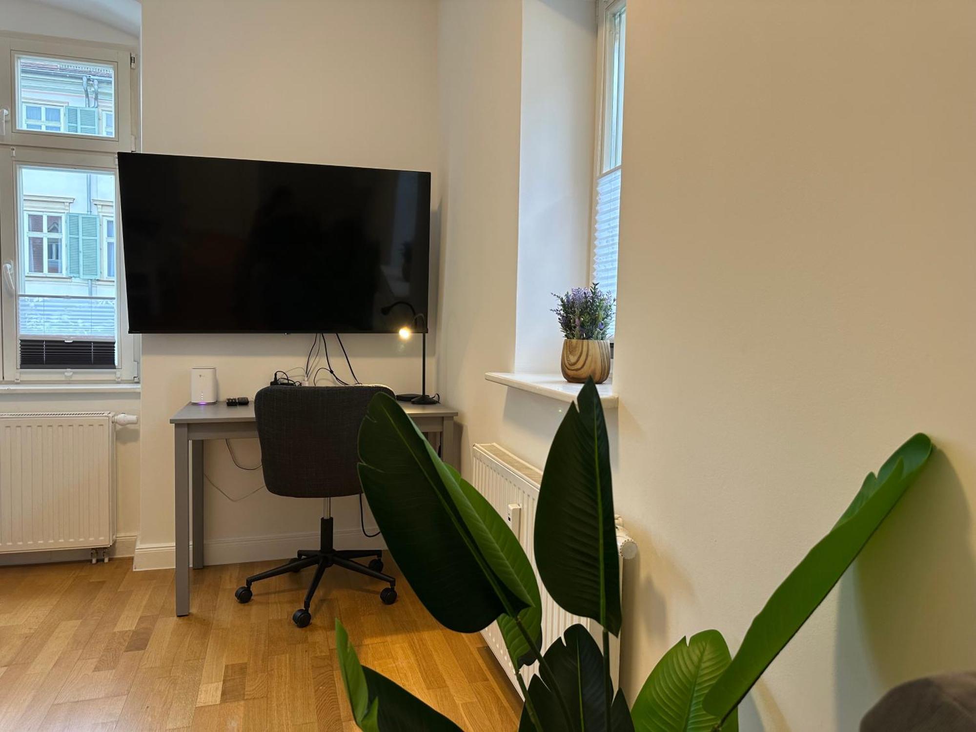 Bella Casa - Business&Family, 100M Zum Konzerteingang Schloss, Parkplatz, Smarttv, Netflix, Waschmaschine, 24H Checkin, 36Qm, Ap 12 Ludwigsburg Eksteriør billede
