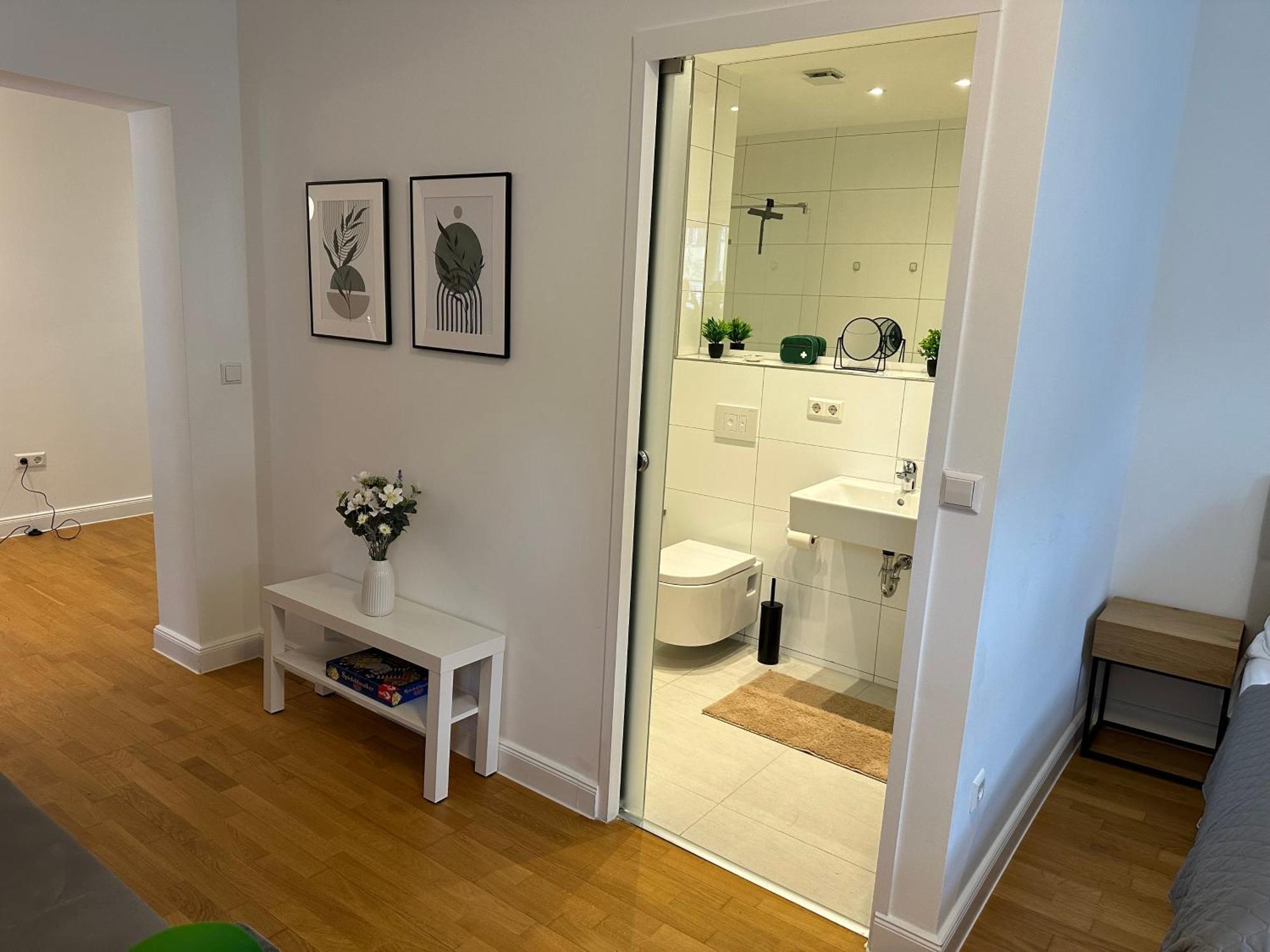 Bella Casa - Business&Family, 100M Zum Konzerteingang Schloss, Parkplatz, Smarttv, Netflix, Waschmaschine, 24H Checkin, 36Qm, Ap 12 Ludwigsburg Eksteriør billede