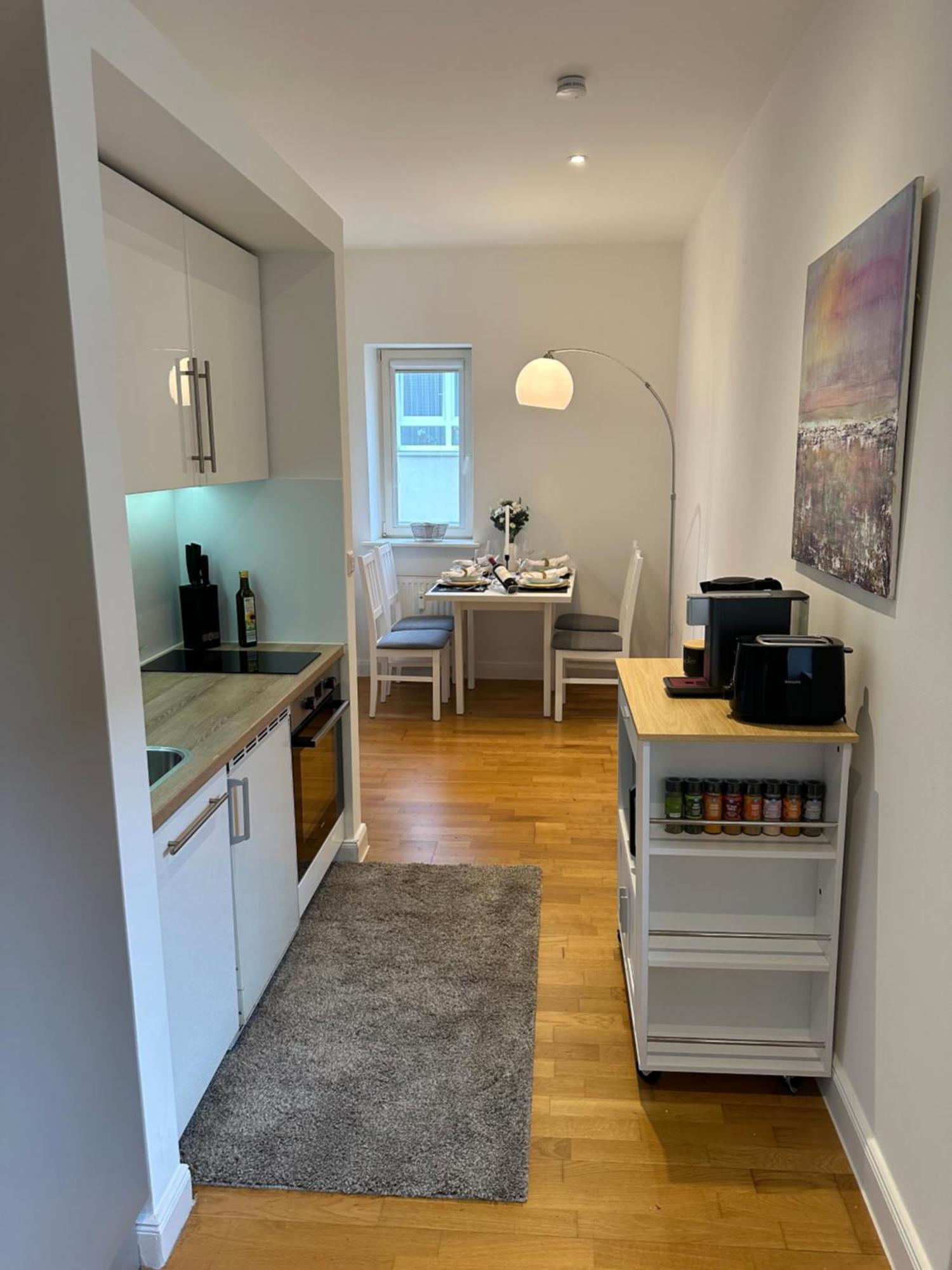 Bella Casa - Business&Family, 100M Zum Konzerteingang Schloss, Parkplatz, Smarttv, Netflix, Waschmaschine, 24H Checkin, 36Qm, Ap 12 Ludwigsburg Eksteriør billede