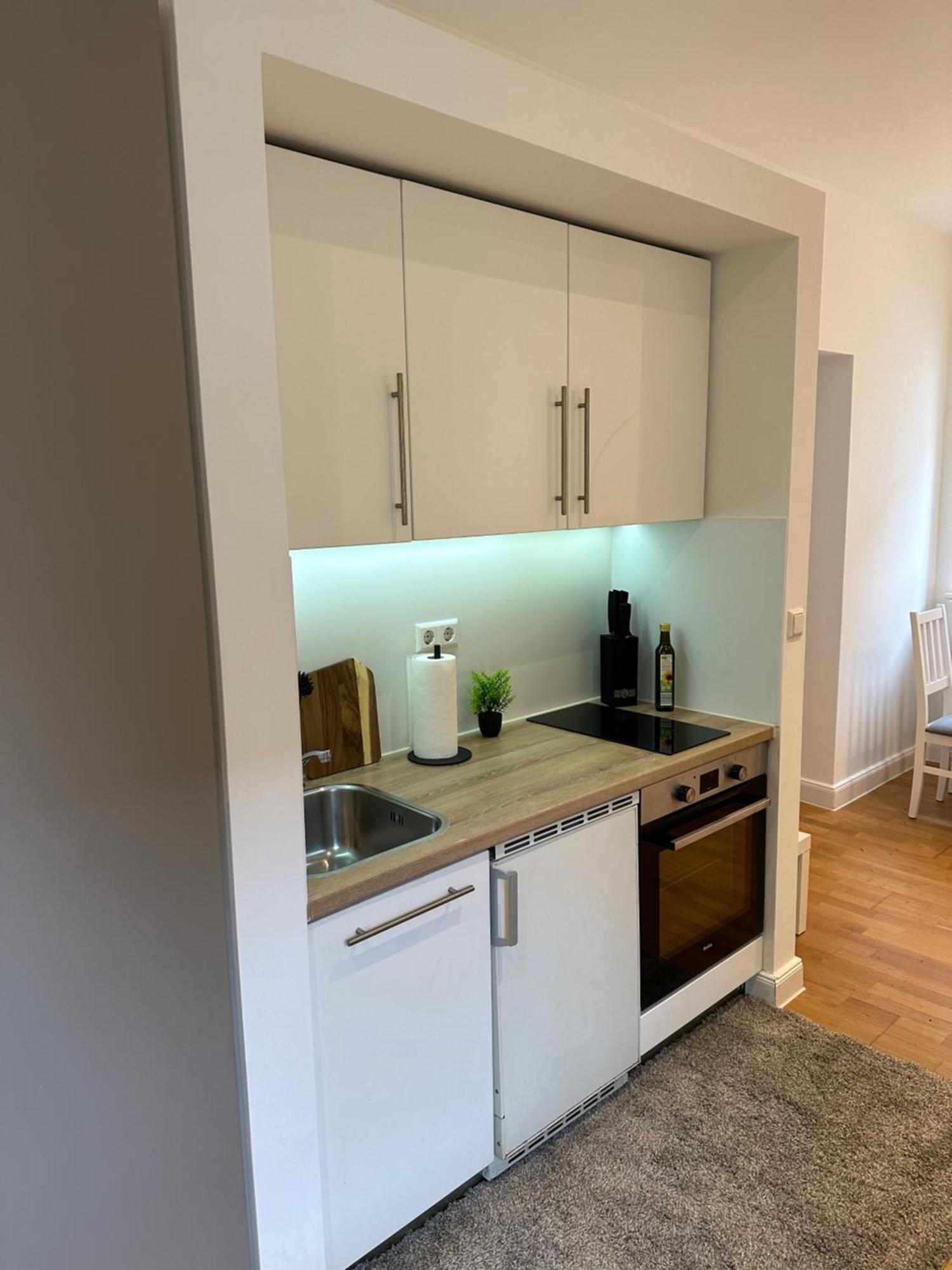 Bella Casa - Business&Family, 100M Zum Konzerteingang Schloss, Parkplatz, Smarttv, Netflix, Waschmaschine, 24H Checkin, 36Qm, Ap 12 Ludwigsburg Eksteriør billede