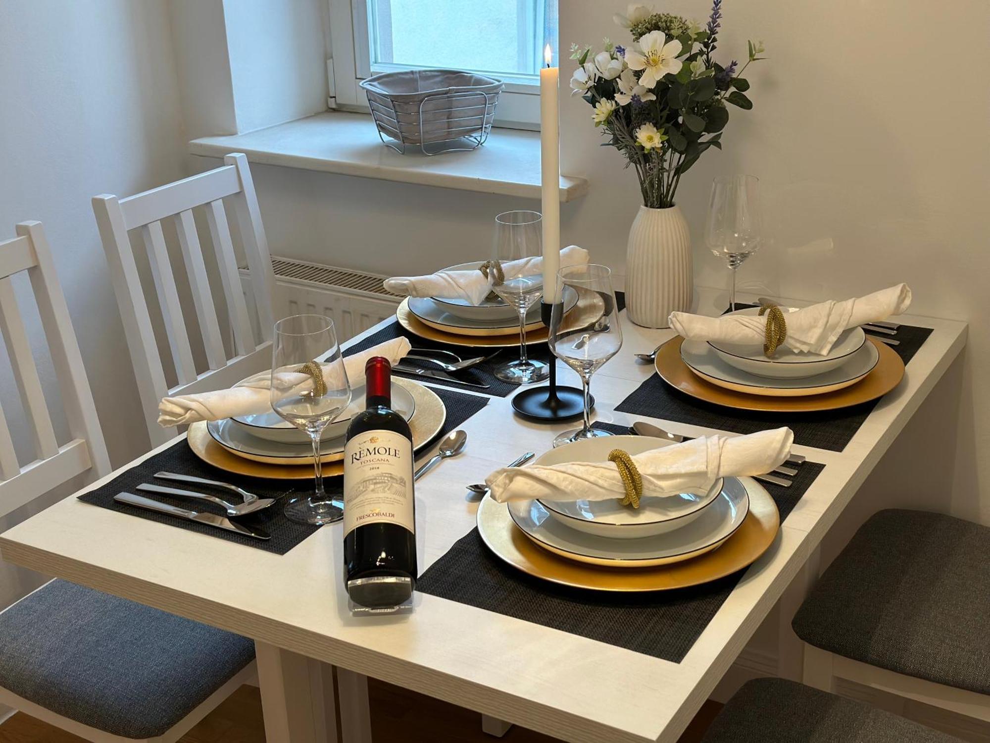 Bella Casa - Business&Family, 100M Zum Konzerteingang Schloss, Parkplatz, Smarttv, Netflix, Waschmaschine, 24H Checkin, 36Qm, Ap 12 Ludwigsburg Eksteriør billede