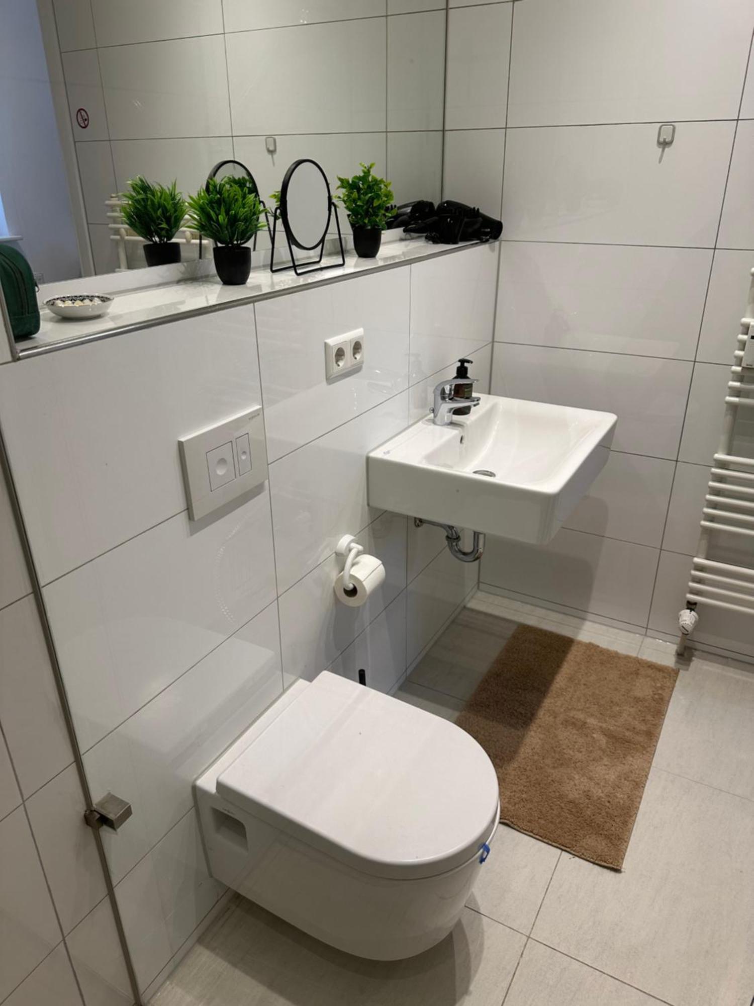 Bella Casa - Business&Family, 100M Zum Konzerteingang Schloss, Parkplatz, Smarttv, Netflix, Waschmaschine, 24H Checkin, 36Qm, Ap 12 Ludwigsburg Eksteriør billede