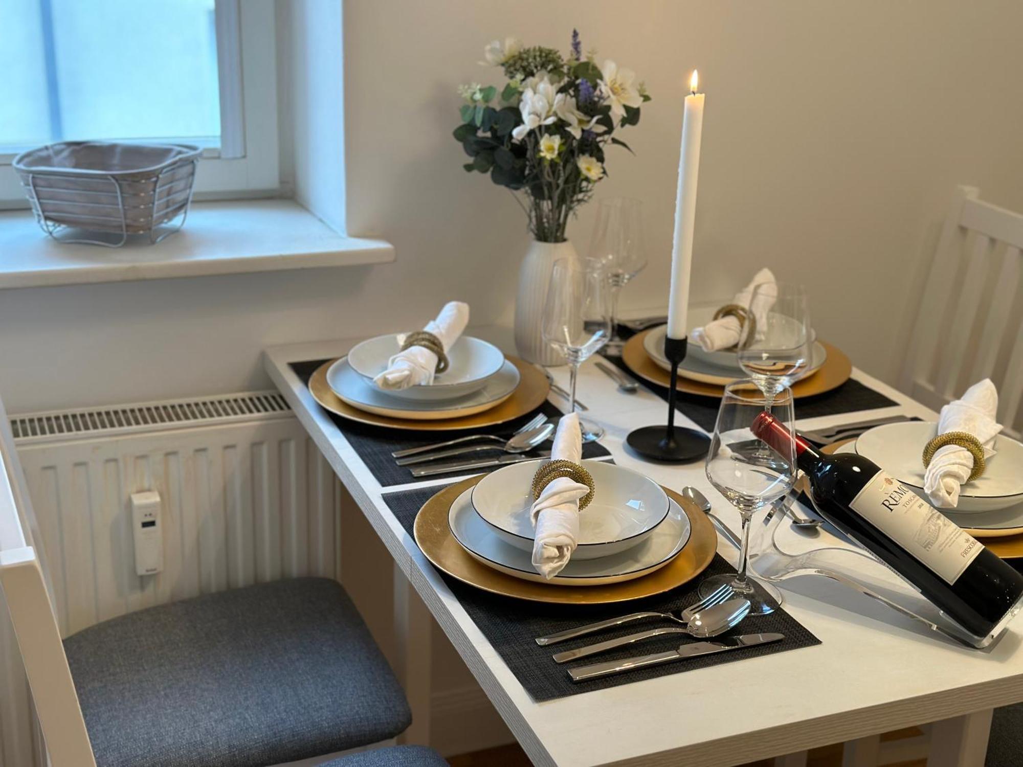 Bella Casa - Business&Family, 100M Zum Konzerteingang Schloss, Parkplatz, Smarttv, Netflix, Waschmaschine, 24H Checkin, 36Qm, Ap 12 Ludwigsburg Eksteriør billede